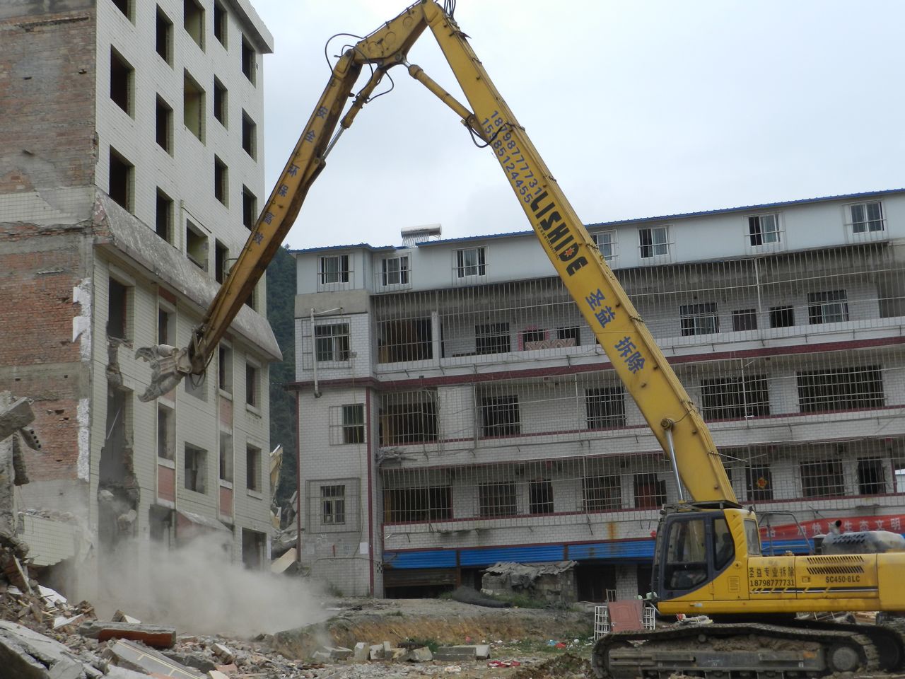 挖掘機(jī)拆樓臂、拆樓臂、加長(zhǎng)臂、挖掘機(jī)拆樓臂廠家